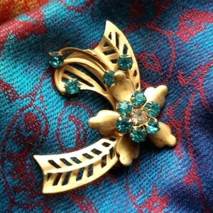 Vintage Rhinestone Brooch Gold tone Aqua blue pin